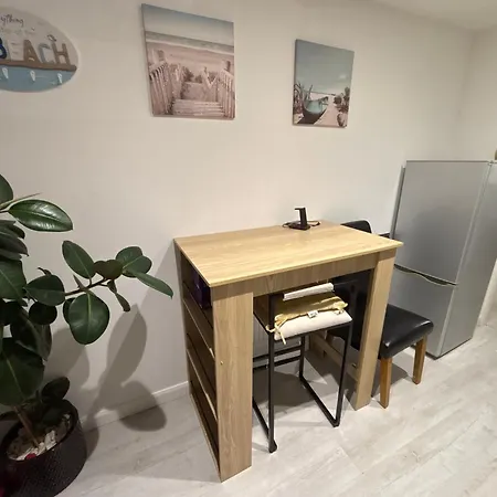 Turbary Park Apartment-3